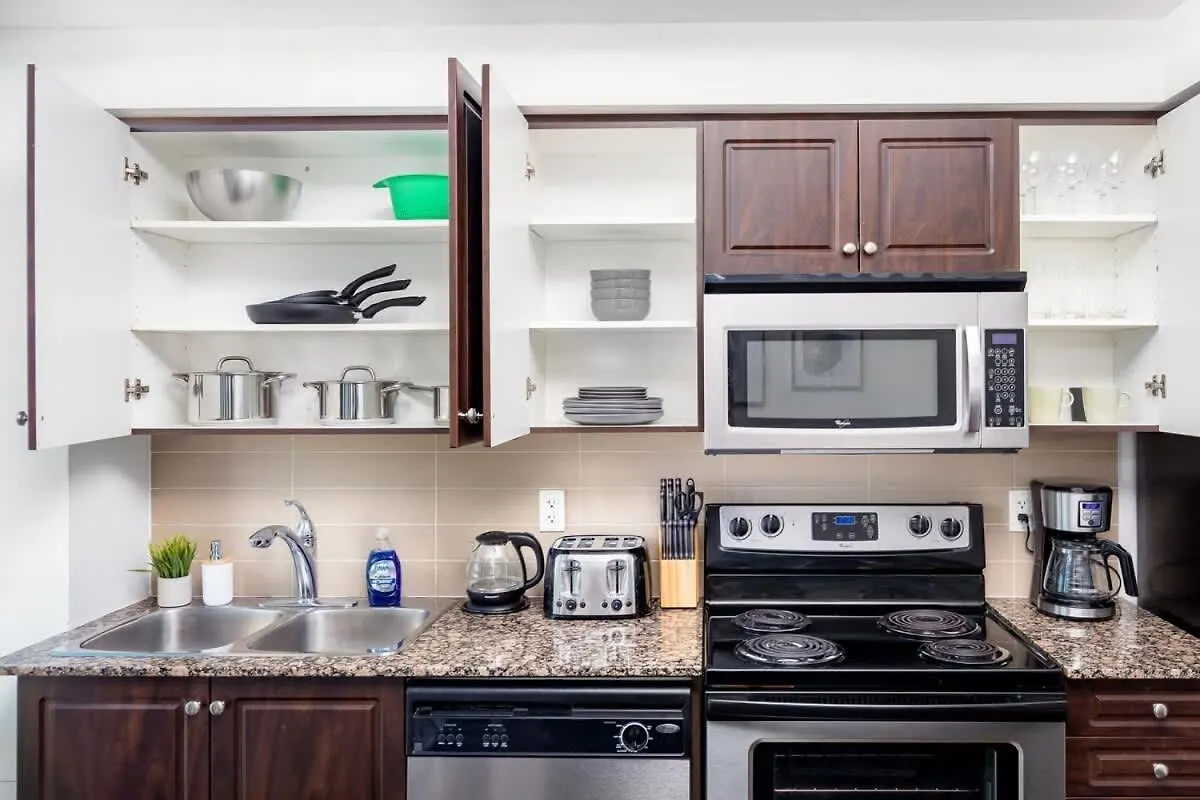 Convenient 1Br Walk To Cn Tower Or Lake Toronto Canada