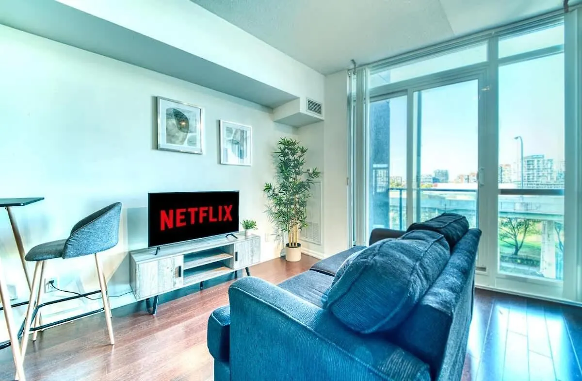 Convenient 1Br Walk To Cn Tower Or Lake Toronto