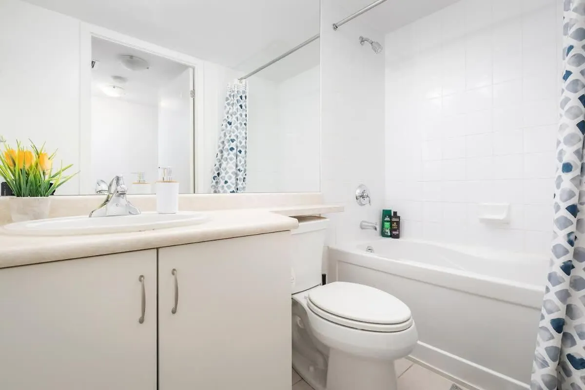 Convenient 1Br Walk To Cn Tower Or Lake Toronto